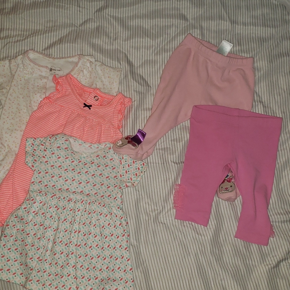 2 pants and 3 "jumpsuit "